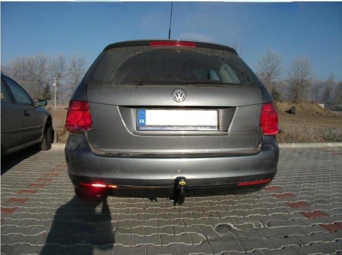 Carlig remorcare Vw Golf 5 Variant dupa 2007 marca Autohak [5]