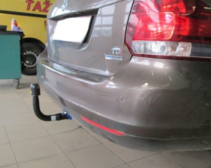 Carlig remorcare VW Golf 5, VW Golf 6 combi 2007 - 2013 demontabil automat vertical marca Autohak [9]