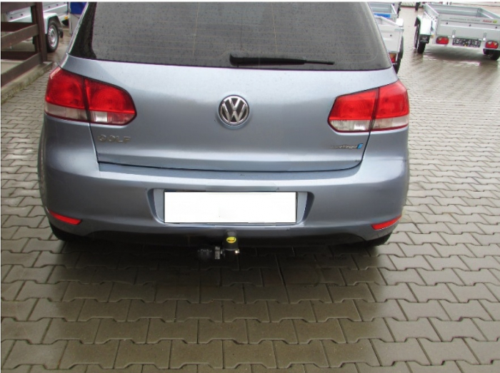 Carlig remorcare Vw Golf 6 hatchback dupa 2008 marca Autohak [3]