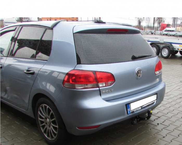 Carlig remorcare Vw Golf 6 hatchback dupa 2008 marca Autohak [2]