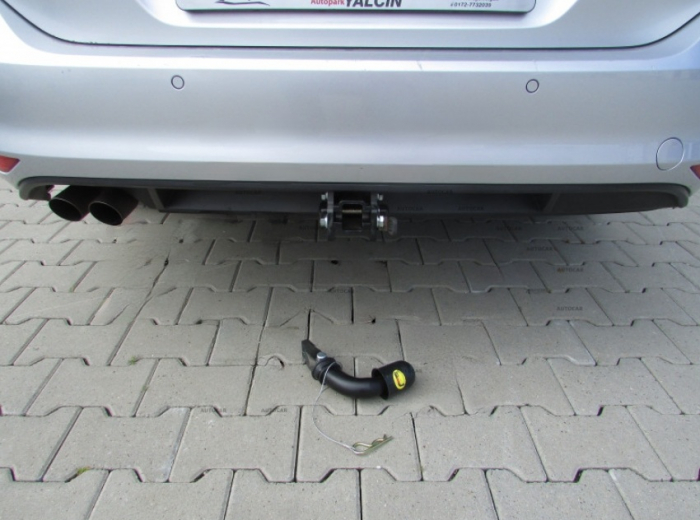 Carlig remorcare VW Golf 7 combi 2013-2018 demontabil cu maneta marca Autohak [2]
