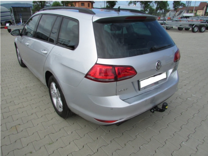 Carlig remorcare VW Golf 7 combi 2013-2018 demontabil cu maneta marca Autohak [5]