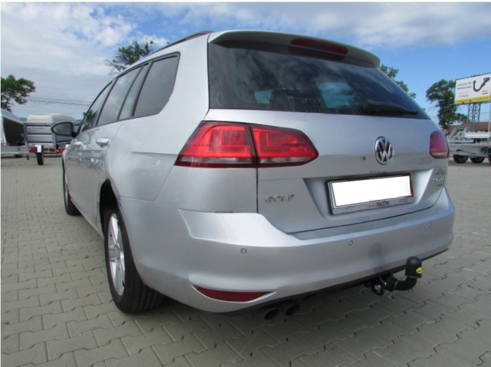 Carlig remorcare VW Golf 7 combi 2013-2018 demontabil cu maneta marca Autohak [3]