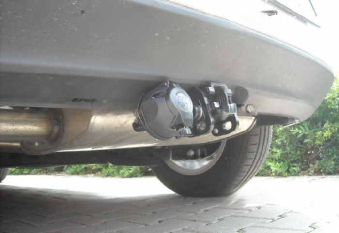 Carlig remorcare VW Golf 7 hatchback 2012-2018 demontabil cu maneta marca Autohak [5]