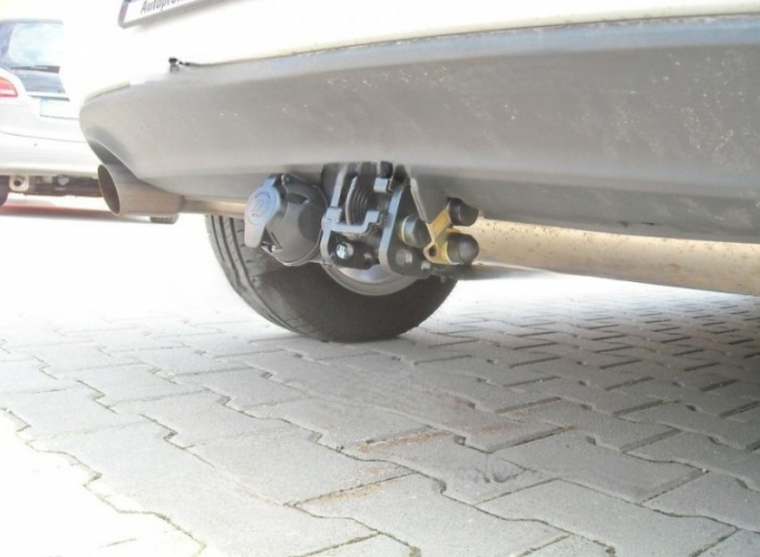 Carlig remorcare VW Golf 7 hatchback 2012-2018 demontabil cu maneta marca Autohak [4]