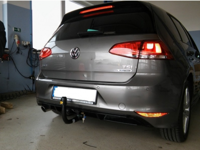 Carlig remorcare VW Golf 7 hatchback 2012-2018 demontabil vertical marca Autohak [18]