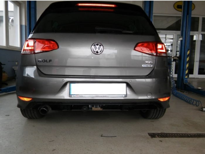 Carlig remorcare VW Golf 7 hatchback 2012-2018 demontabil vertical marca Autohak [5]