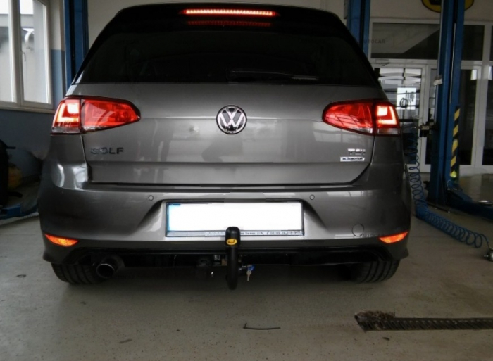 Carlig remorcare VW Golf 7 hatchback 2012-2018 demontabil vertical marca Autohak [19]