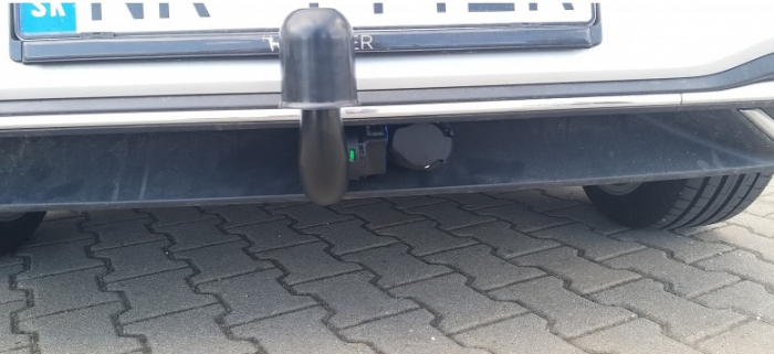 Carlig remorcare VW Golf 8 htb dupa 09/2019 demontabil automat vertical marca Autohak [7]