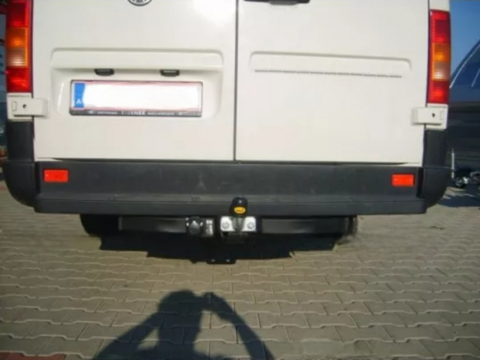 Carlig remorcare Vw LT 28/35 Van mediu/lung cu treapta 1995-2006 marca Autohak d19s [3]