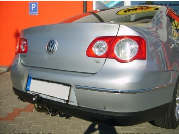 Carlig remorcare VW Passat B6 2005 - 2010 demontabil automat cu maneta marca Autohak [2]