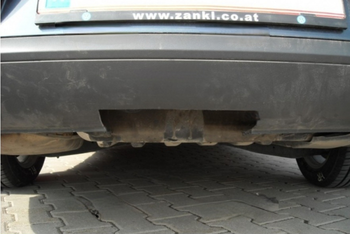 Carlig remorcare VW Passat B6 2005 - 2010 demontabil automat vertical marca Autohak [7]
