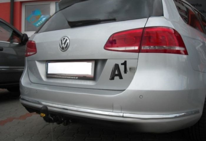 Carlig remorcare VW Passat B7 2010 - 2015 demontabil automat cu maneta marca Autohak [3]