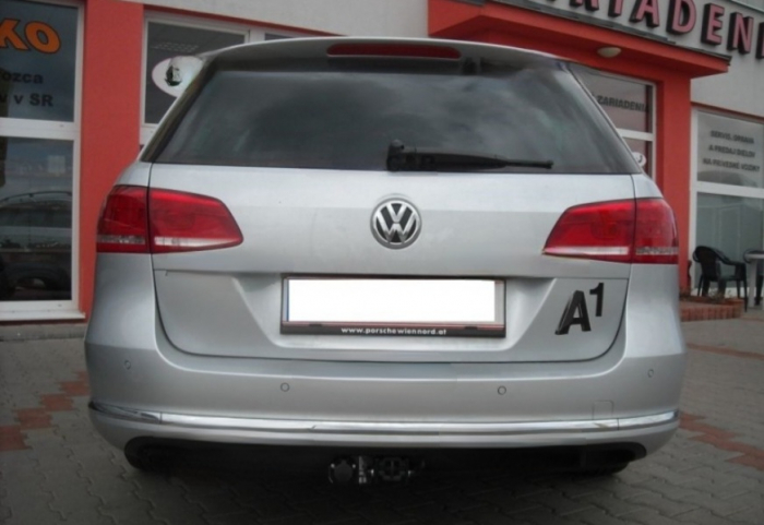 Carlig remorcare VW Passat B7 2010 - 2015 demontabil automat cu maneta marca Autohak [5]