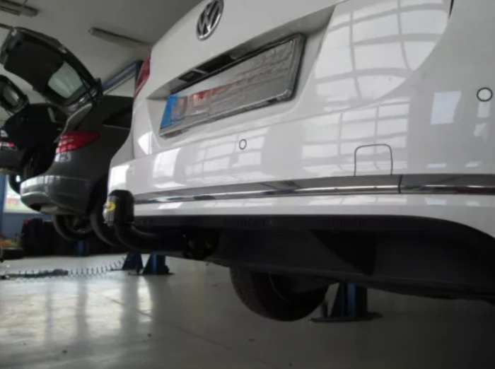 Carlig remorcare Vw Passat B7 dupa 2010 marca Autohak [3]