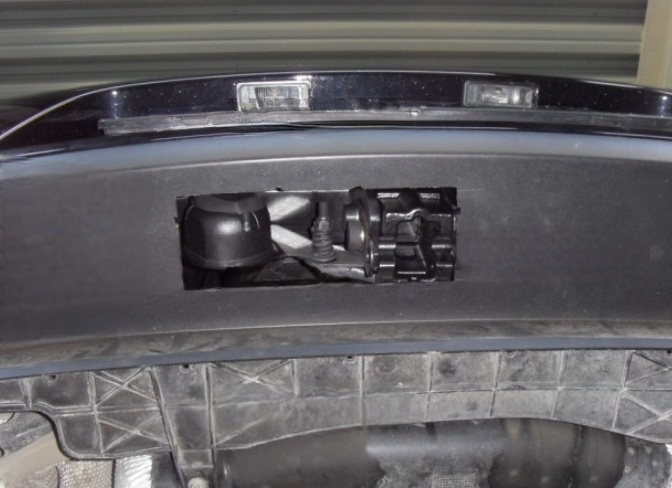Carlig remorcare VW Passat B7 fabricat 2010 - 2015 demontabil automat vertical marca Autohak [4]