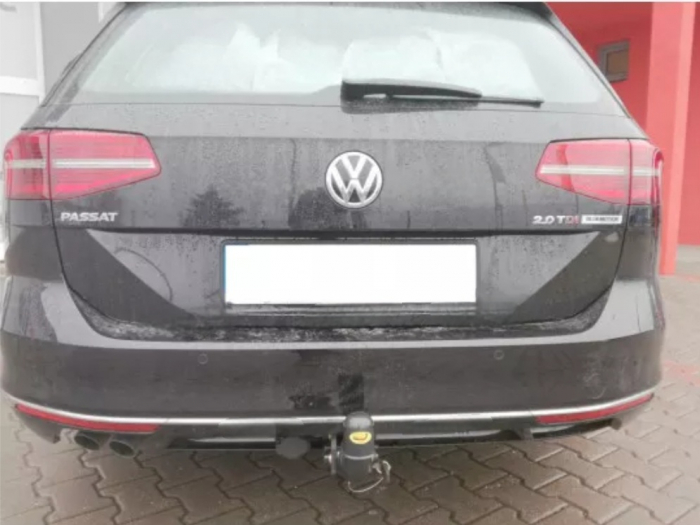 Carlig remorcare VW Passat B8 fabricat dupa 2015 demontabil cu maneta marca Autohak [2]