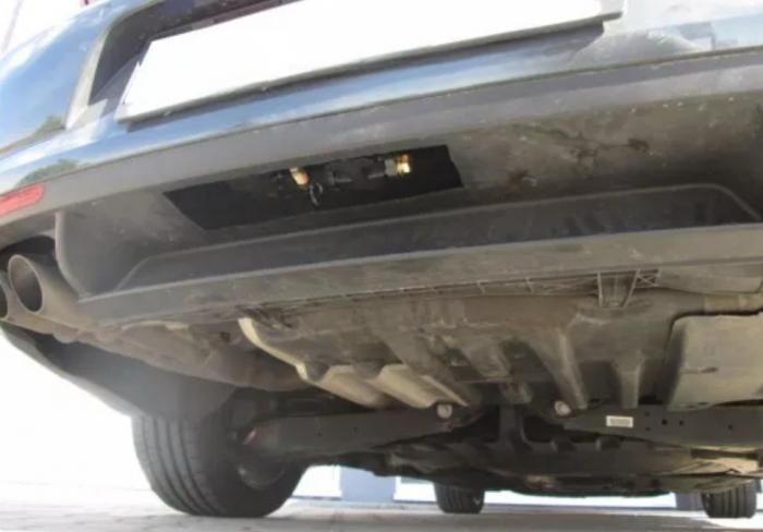 Carlig remorcare VW Passat CC 2012 - 2016 demontabil vertical marca Autohak [4]