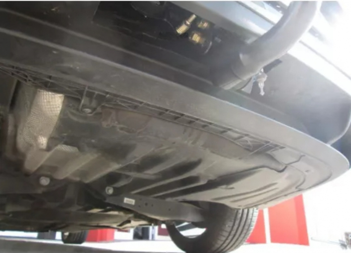 Carlig remorcare VW Passat CC 2012 - 2016 demontabil vertical marca Autohak [11]