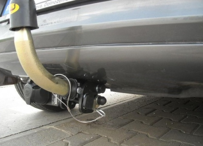Carlig remorcare VW Polo 3/5 usi 2009 - 2017 demontabil automat cu maneta marca Autohak [4]