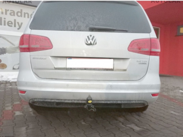 Carlig remorcare VW Sharan dupa 2010 demontabil automat cu maneta marca Autohak [6]