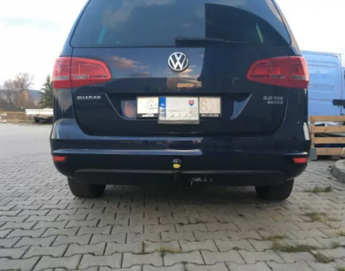 Carlig remorcare VW Sharan dupa 2010 demontabil automat vertical marca Autohak [4]