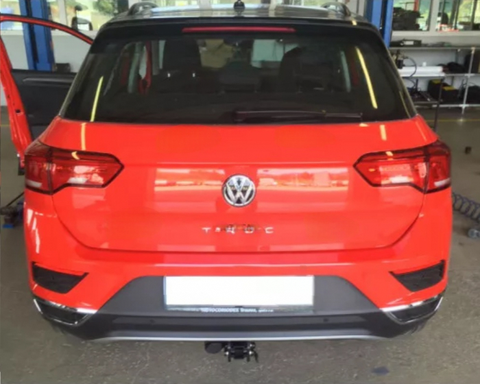 Carlig remorcare VW T-Roc dupa 2017 demontabil automat cu maneta marca Autohak [3]