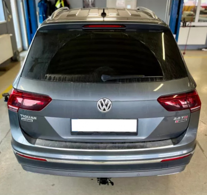 Carlig remorcare VW Tiguan dupa 2016 demontabil automat cu maneta marca Autohak [6]