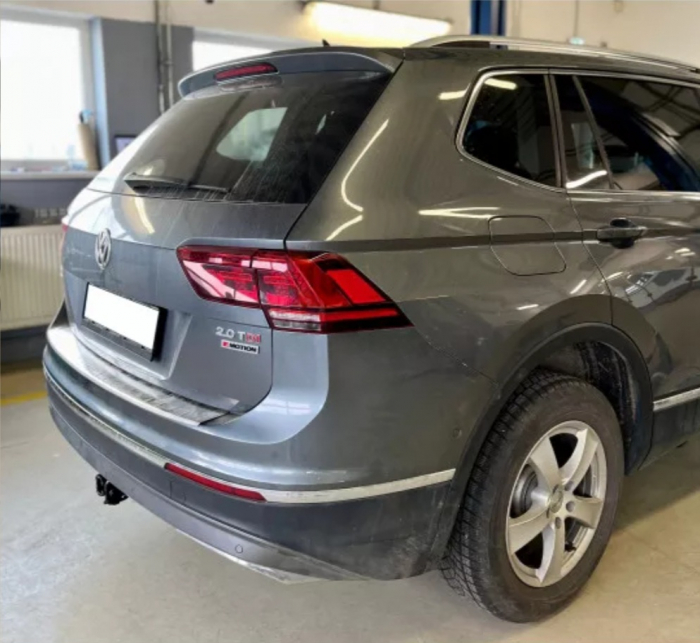 Carlig remorcare VW Tiguan dupa 2016 demontabil automat cu maneta marca Autohak [8]
