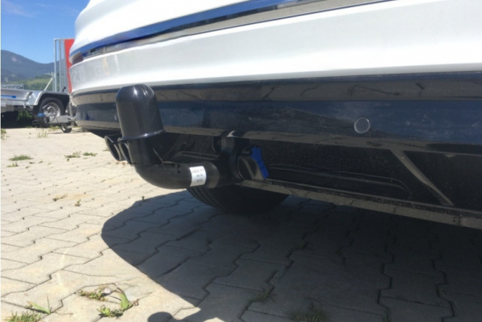 Carlig remorcare VW Tiguan dupa 2016 demontabil automat vertical marca Autohak [10]