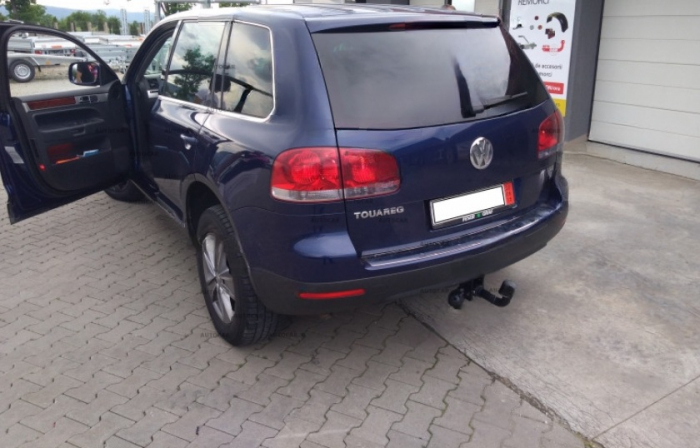 Carlig remorcare VW Touareg 2003 - 2018 demontabil automat cu maneta marca Autohak [2]