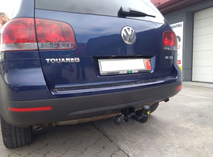 Carlig remorcare VW Touareg 2003 - 2018 demontabil automat cu maneta marca Autohak [3]