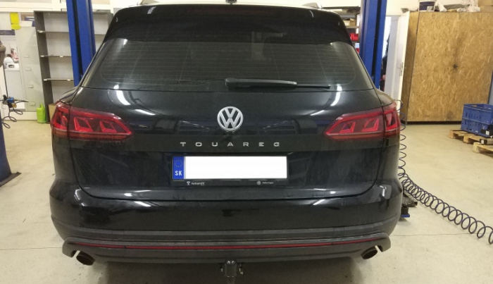 Carlig remorcare VW Touareg dupa 06/2018 demontabil automat cu maneta marca Autohak [4]