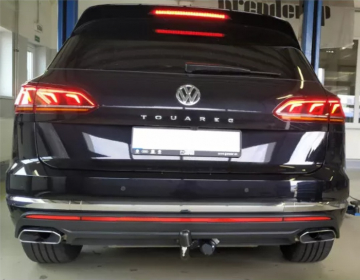 Carlig remorcare VW Touareg dupa 06/2018 demontabil automat vertical marca Autohak [4]