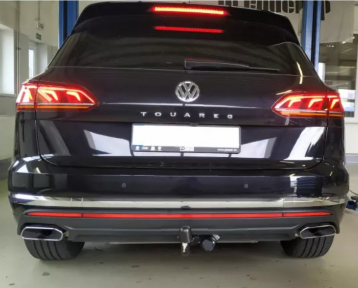 Carlig remorcare VW Touareg dupa 06/2018 demontabil automat vertical marca Autohak [8]