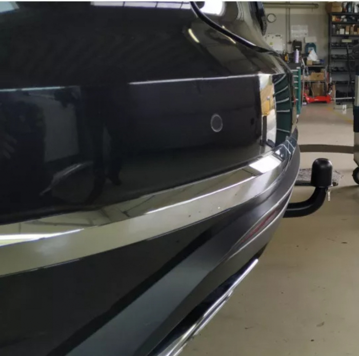 Carlig remorcare VW Touareg dupa 06/2018 demontabil automat vertical marca Autohak [6]