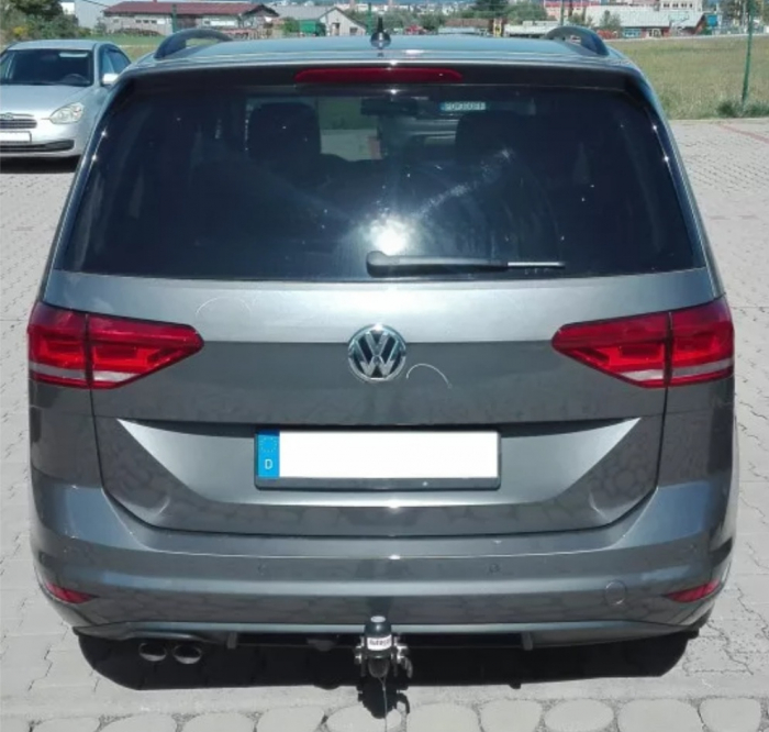 Carlig remorcare VW Touran dupa 10/2015 demontabil automat cu maneta marca Autohak [2]