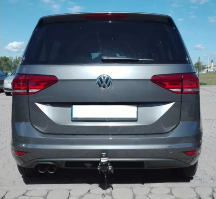 Carlig remorcare VW Touran dupa 10/2015 demontabil automat cu maneta marca Autohak [3]