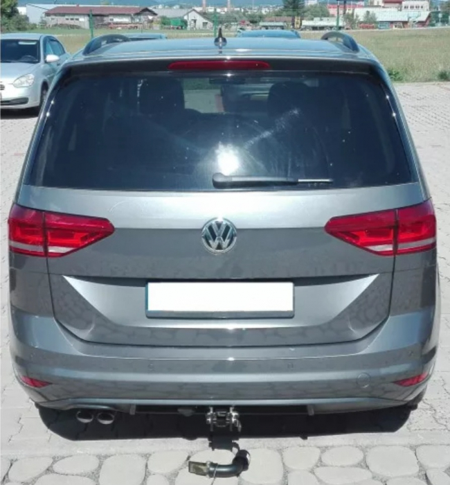 Carlig remorcare VW Touran dupa 10/2015 demontabil automat cu maneta marca Autohak [5]