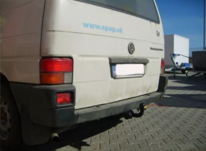 Carlig remorcare VW Transporter T4 van 1990 - 1995 marca Autohak [5]