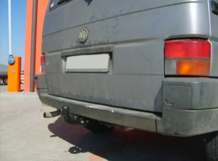 Carlig remorcare VW Transporter T4 van 1990 - 1995 marca Autohak [4]
