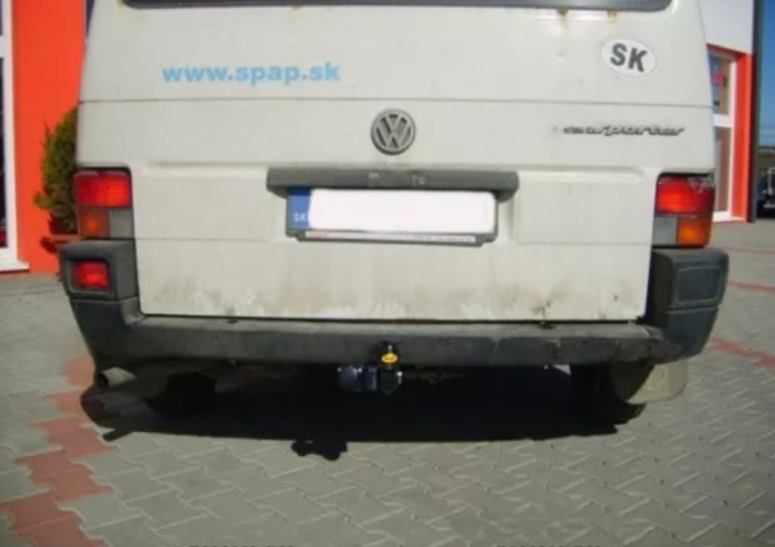 Carlig remorcare VW Transporter T4 van 1990 - 1995 marca Autohak [6]