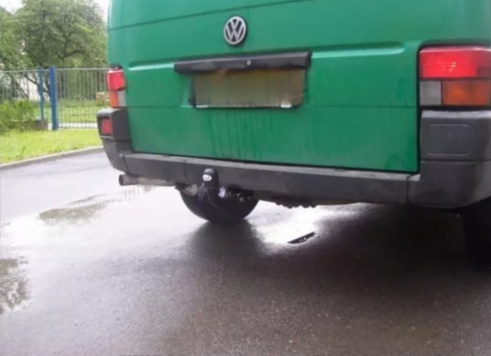 Carlig remorcare VW Transporter T4 van 1990 - 1995 marca Autohak [9]