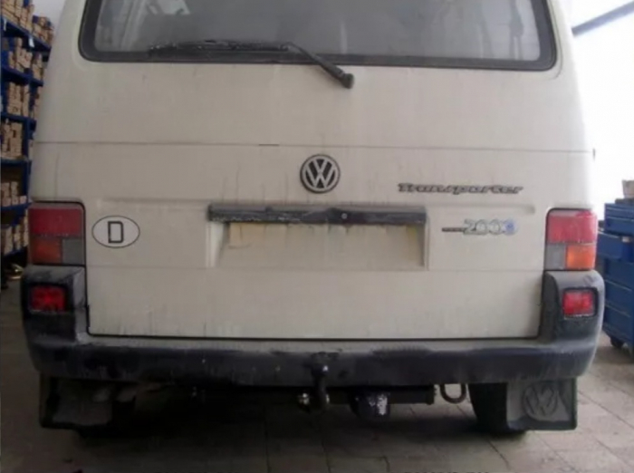 Carlig remorcare VW Transporter T4 van 1996 - 2003 marca Autohak [7]