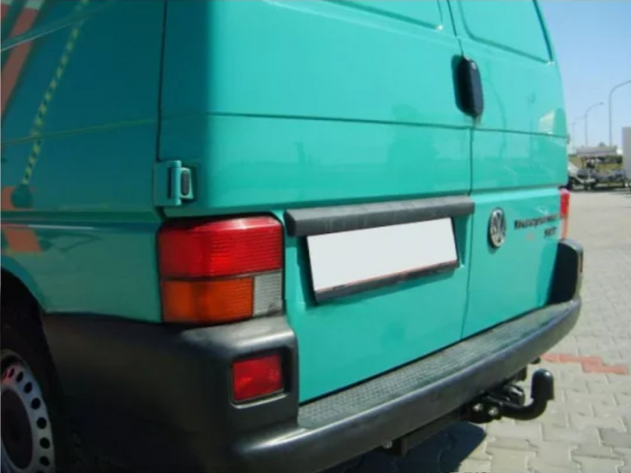 Carlig remorcare VW Transporter T4 van 1996 - 2003 marca Autohak [2]