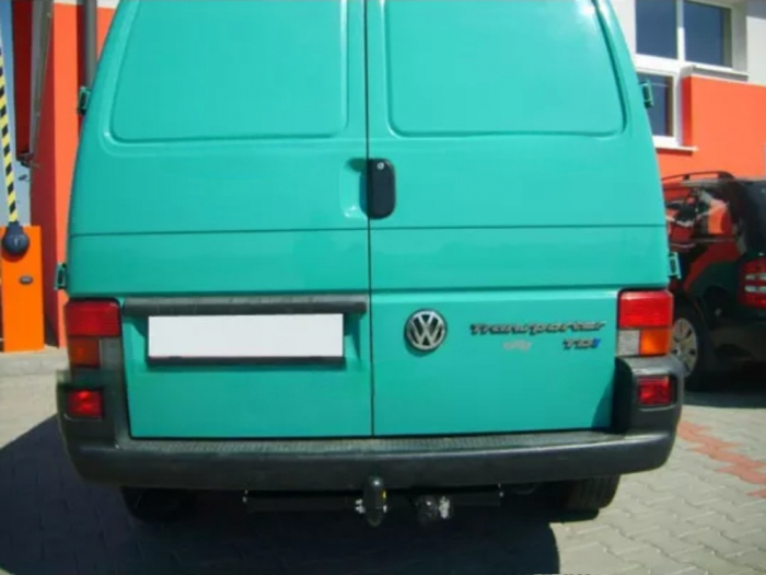 Carlig remorcare VW Transporter T4 van 1996 - 2003 marca Autohak [3]