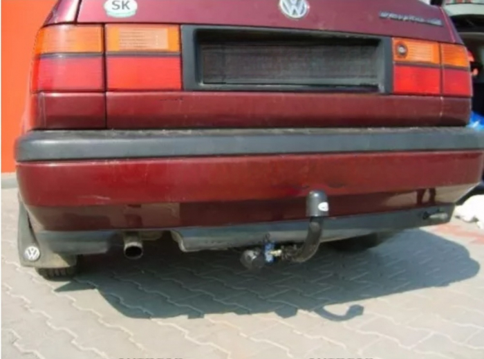 Carlig remorcare VW Vento 4 usi 1991 - 1997 marca Autohak [3]