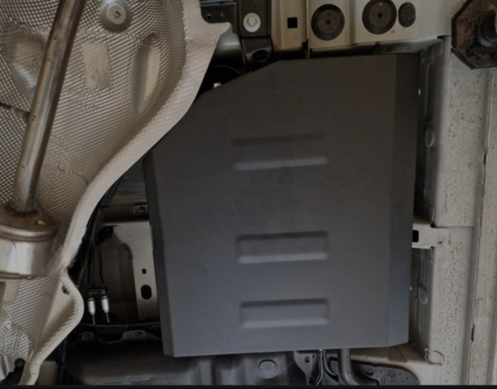 scut-metalic-rezervor-AdBlue-Opel-Vivaro-C-2020-prezent-protectie-karmaster [4]