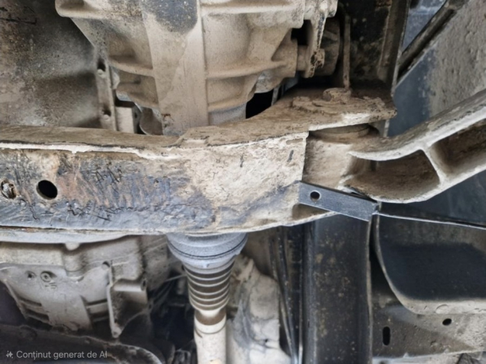 Scut motor metalic Jeep Cherokee KJ fabricat intre 2001 - 2008 [8]