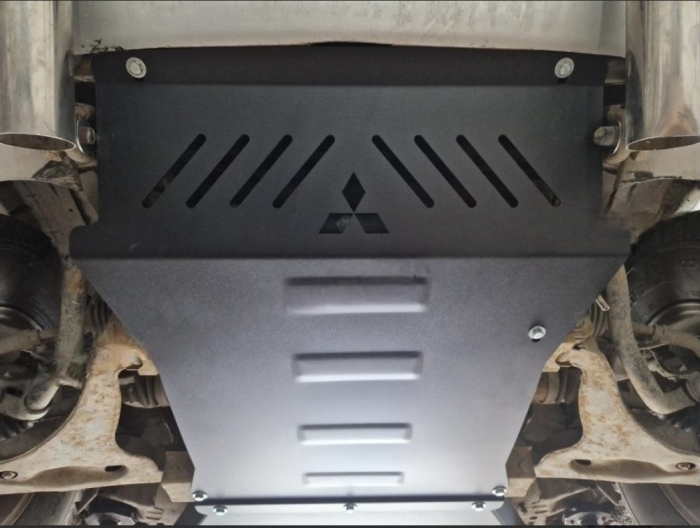 Scut-motor-metalic-Mitsubishi-Pajero-3-1999-2007-V2-0-toate-motorizarile-Karmaster [4]